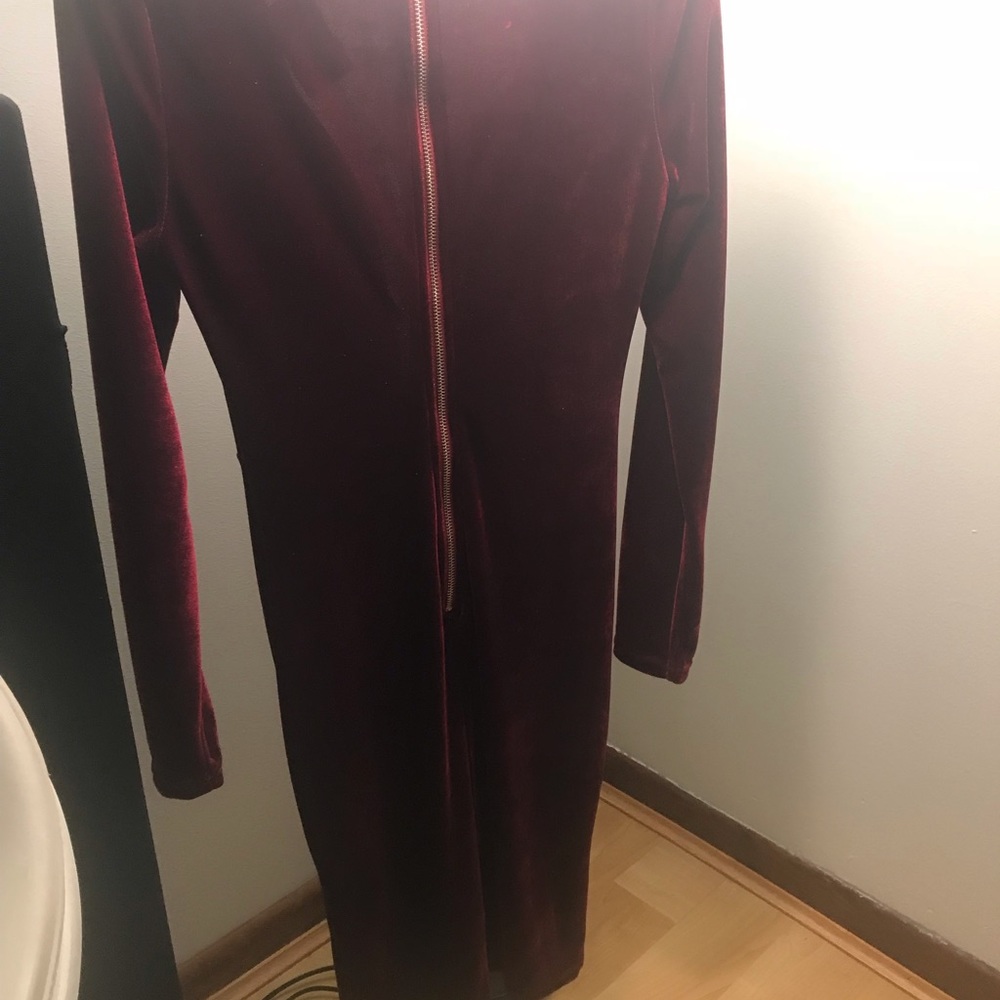 Brand new dress. Velvet. Size large.